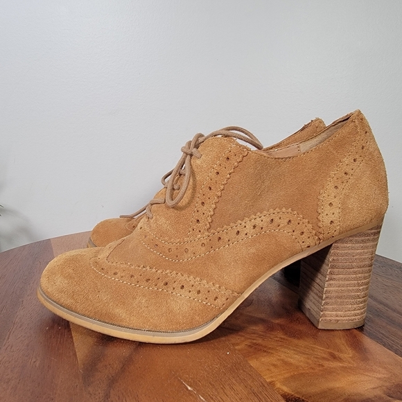 Steve Madden Women's Tan Suede Oxford Heels Size 6.5 Wood Block - Picture 5 of 13